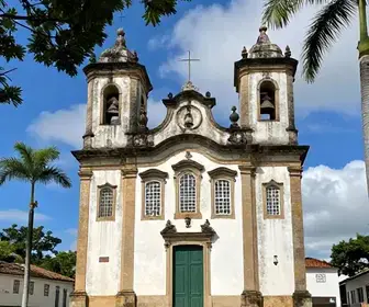Descubra a História e a Importância da Igreja do Santíssimo Sacramento em Santarém - PA