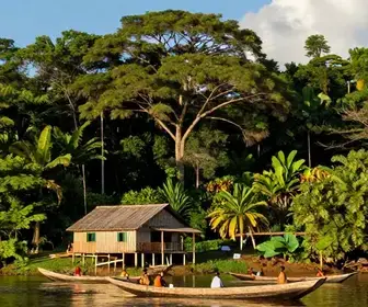 Explorando as Vivências Ribeirinhas no Rio Tapajós