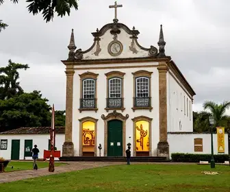 Explore o Museu Dica Frazão: Cultura e História em Santarém Explore o Museu Dica Frazão: Cultura e História em Santarém